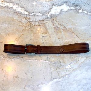 Berge Uomo Men’s Italian Made Belt. Adjustable. 36, 1-1/2”W. New and Unworn.